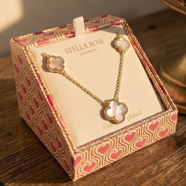 Stella Rose London Gold-Plated Mother-Of-Pearl Clover Necklace